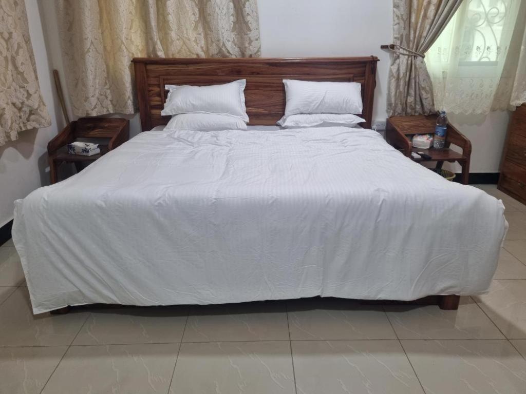 Mbweni 64 Zenj House Luxury Airport B&B מראה חיצוני תמונה