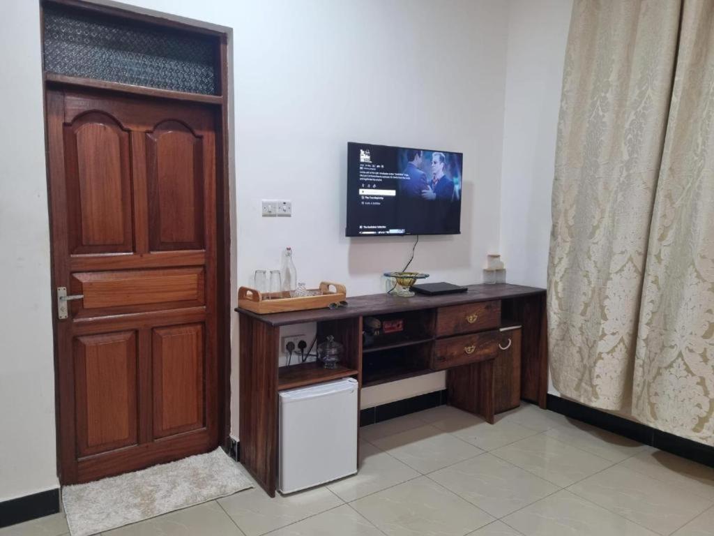 Mbweni 64 Zenj House Luxury Airport B&B מראה חיצוני תמונה