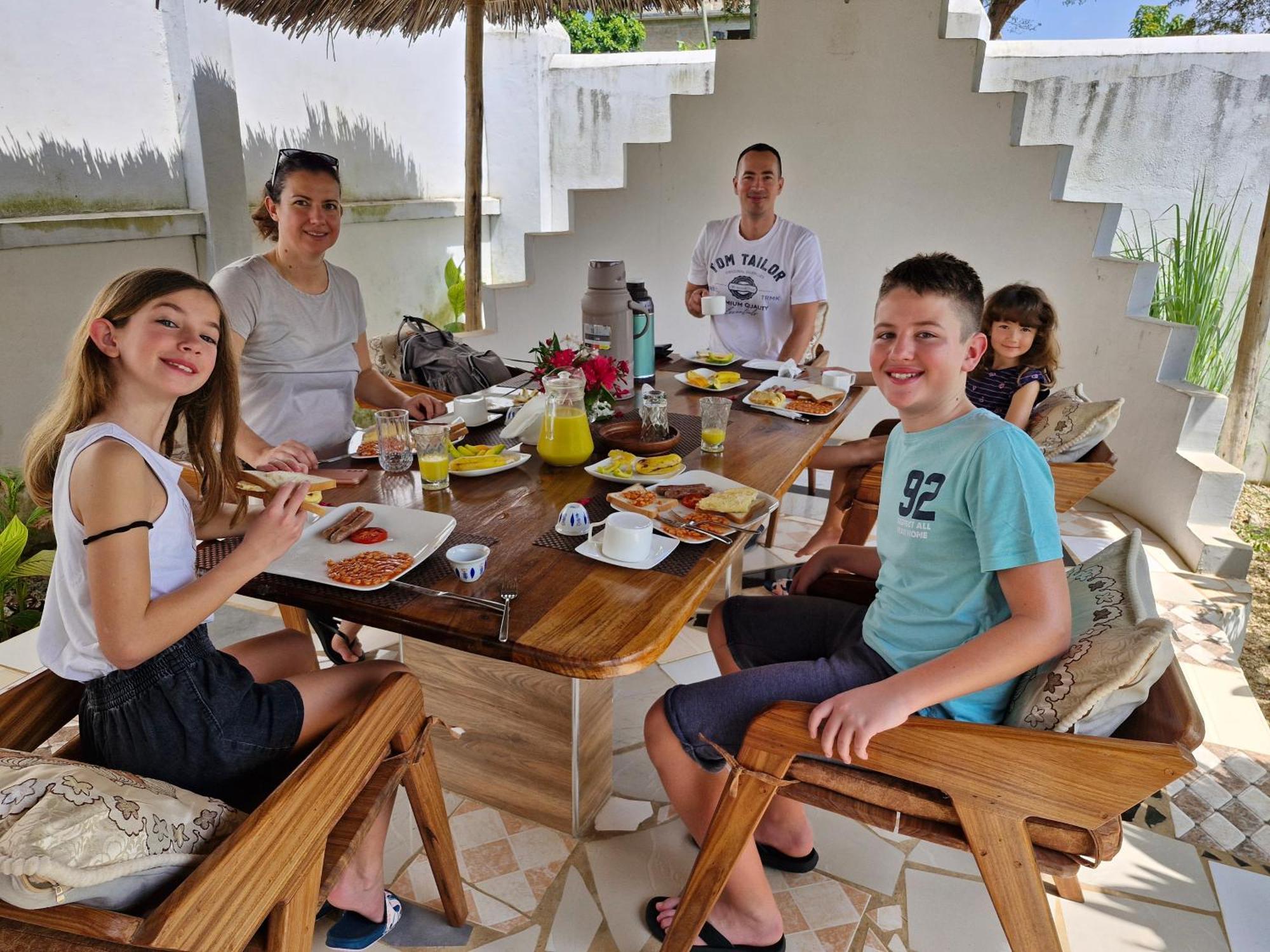 Mbweni 64 Zenj House Luxury Airport B&B מראה חיצוני תמונה