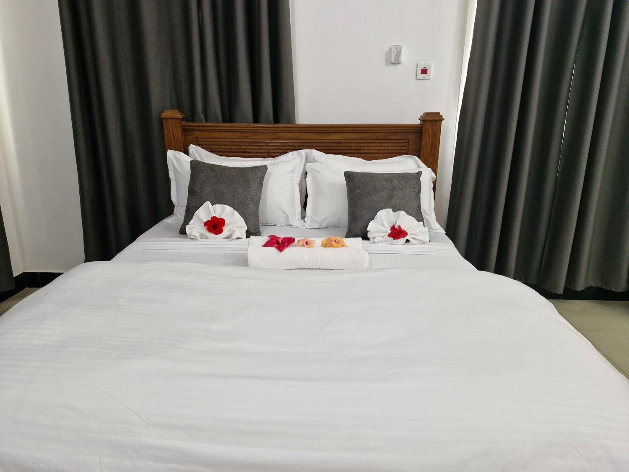 Mbweni 64 Zenj House Luxury Airport B&B מראה חיצוני תמונה