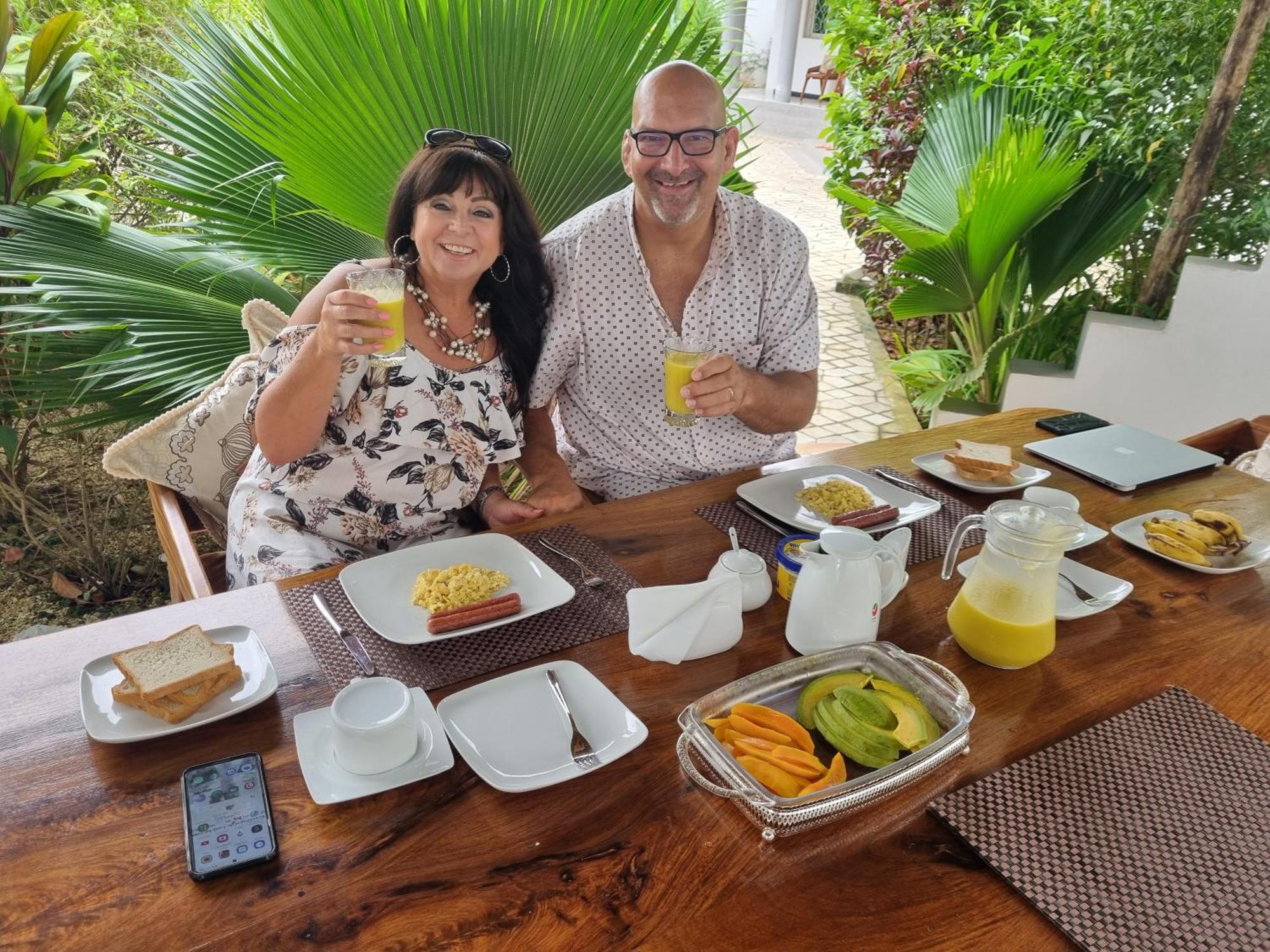 Mbweni 64 Zenj House Luxury Airport B&B מראה חיצוני תמונה