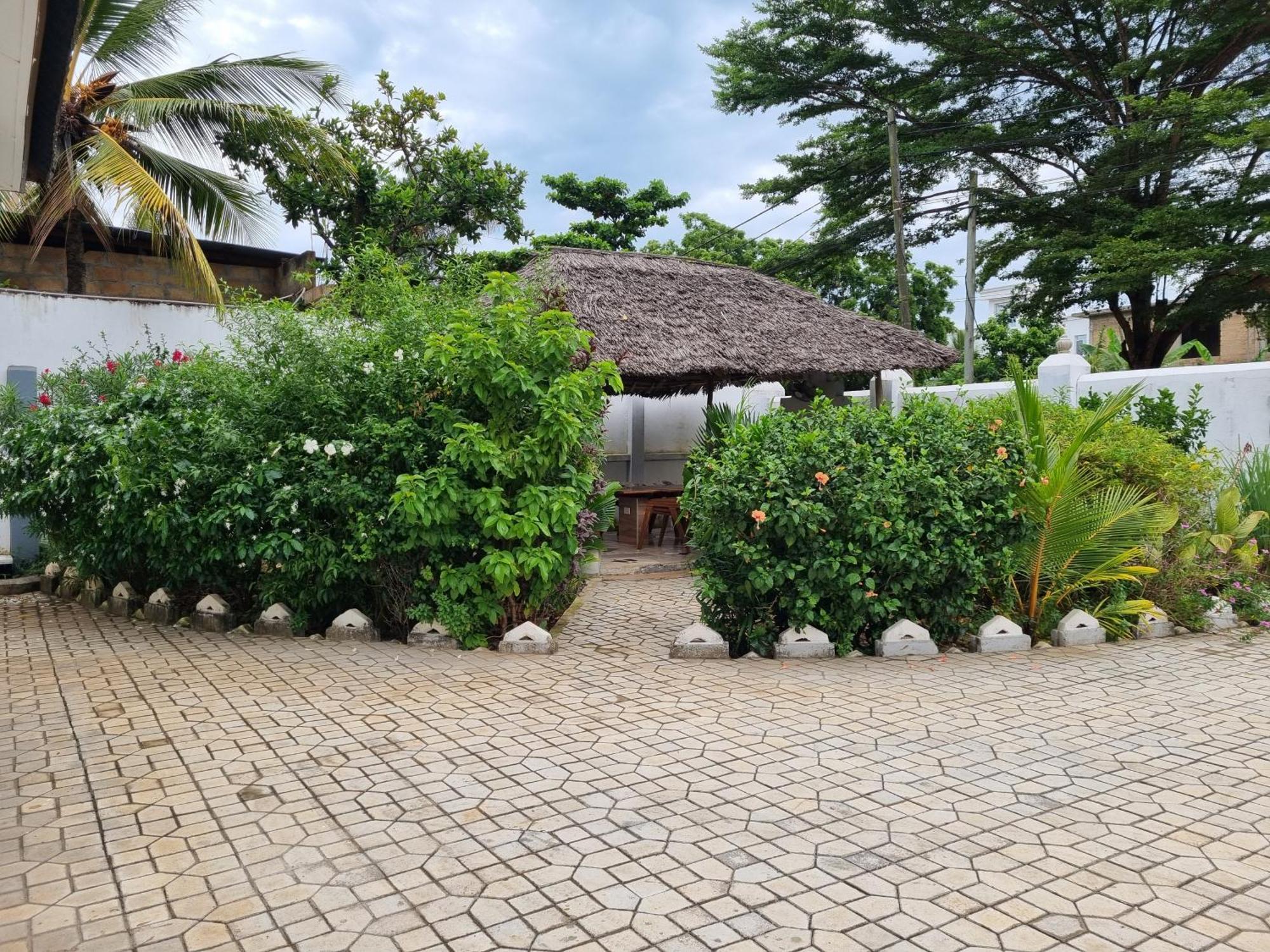 Mbweni 64 Zenj House Luxury Airport B&B מראה חיצוני תמונה