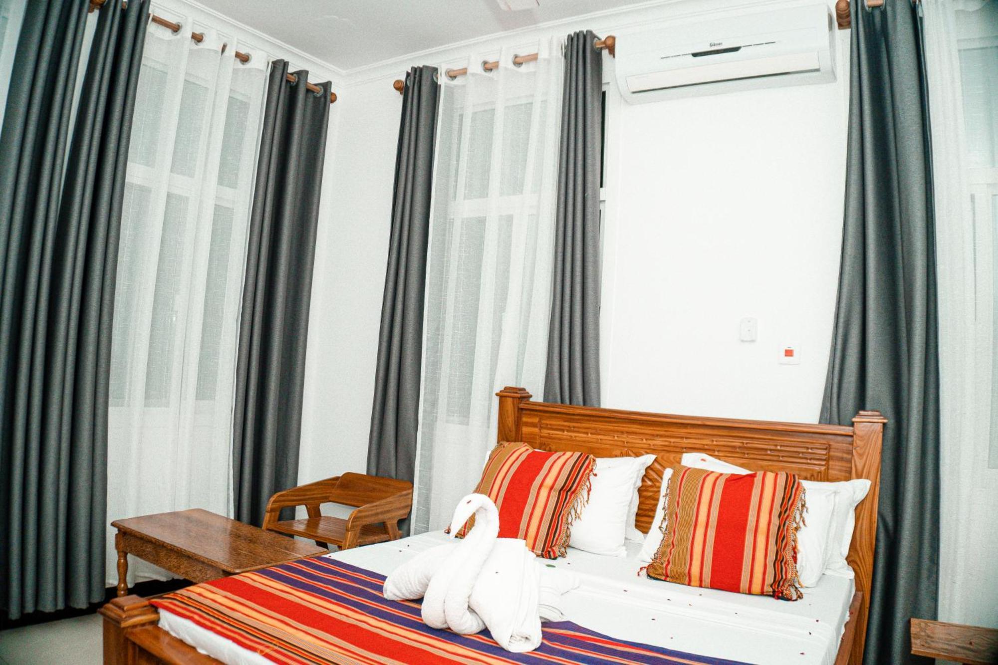 Mbweni 64 Zenj House Luxury Airport B&B מראה חיצוני תמונה