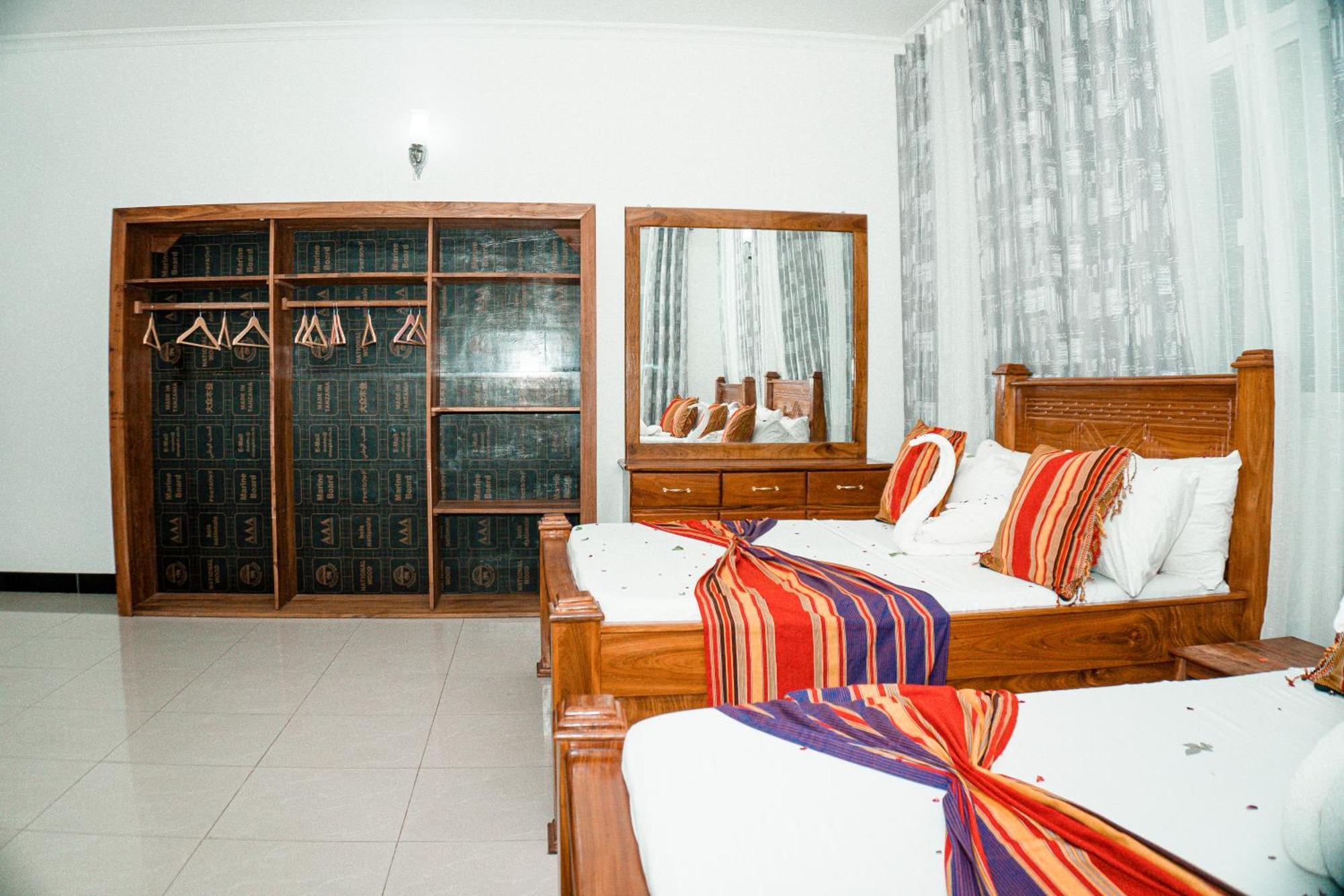 Mbweni 64 Zenj House Luxury Airport B&B מראה חיצוני תמונה