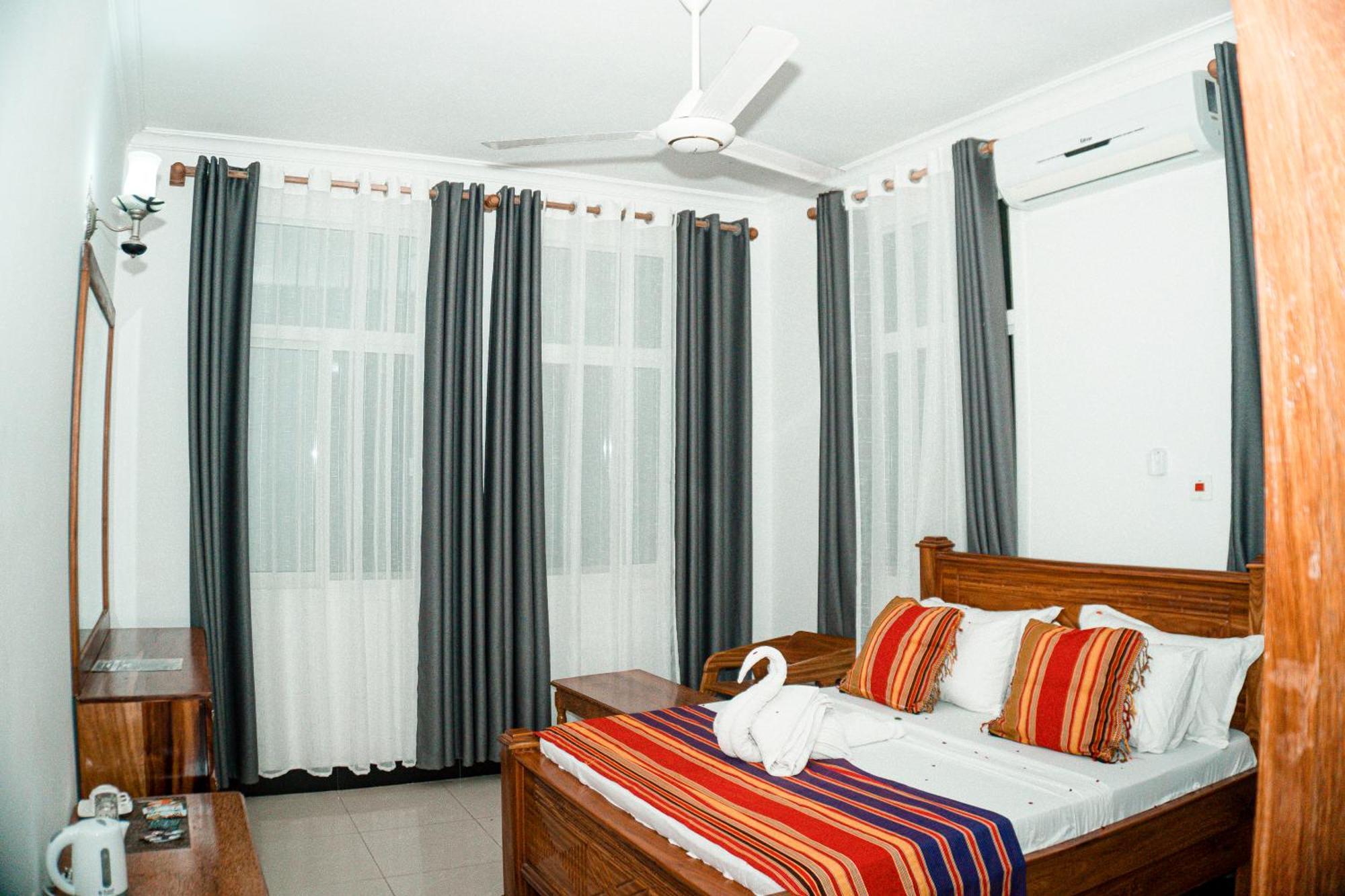 Mbweni 64 Zenj House Luxury Airport B&B מראה חיצוני תמונה