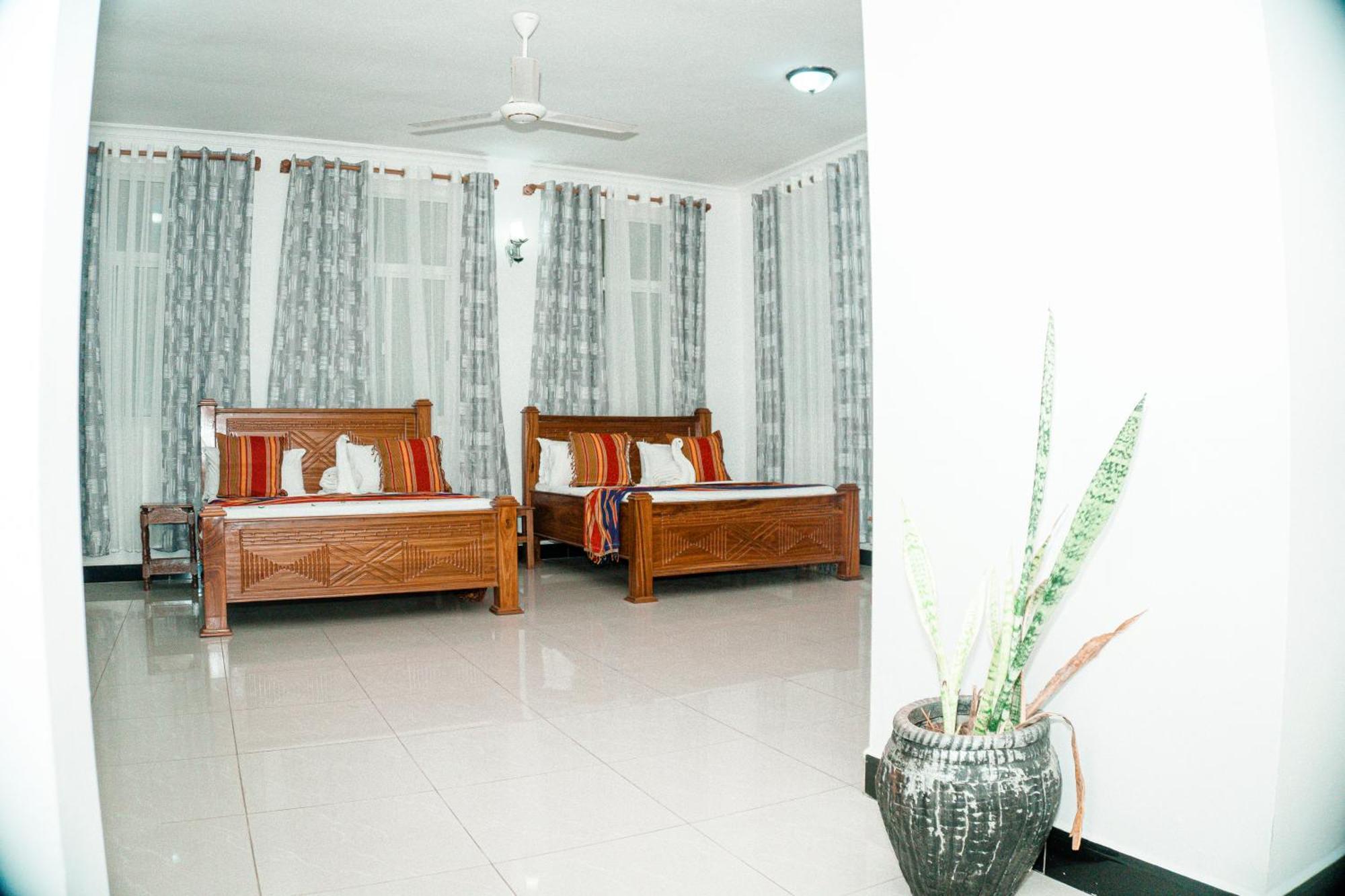 Mbweni 64 Zenj House Luxury Airport B&B מראה חיצוני תמונה